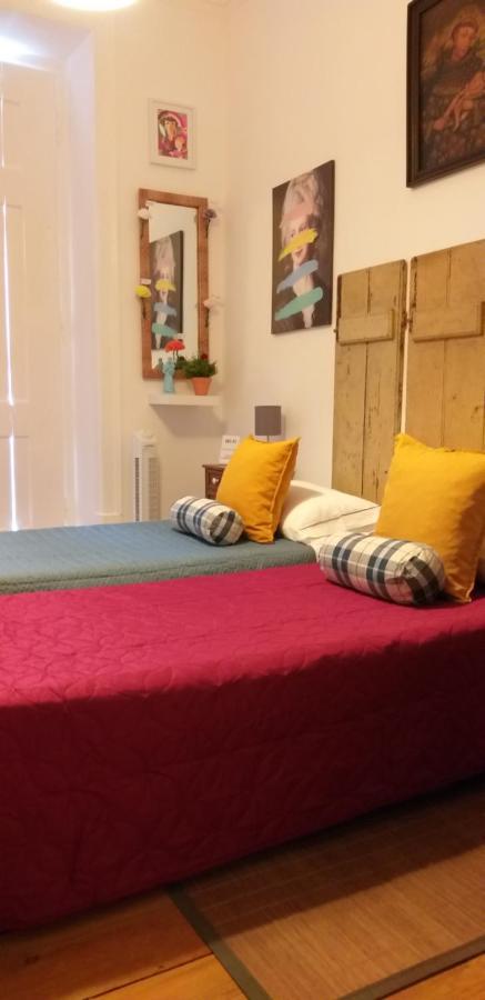 The Lisbon'S Light - Bed And Breakfast - Apartment Shared With The Hosts Habitación en casa particular