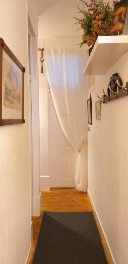 The Lisbon'S Light - Bed And Breakfast - Apartment Shared With The Hosts *